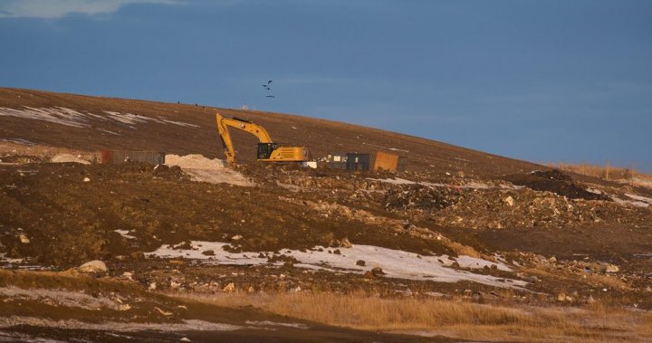 Manitoba premier says landfill search for two women’s remains under budget - Winnipeg | Globalnews.ca